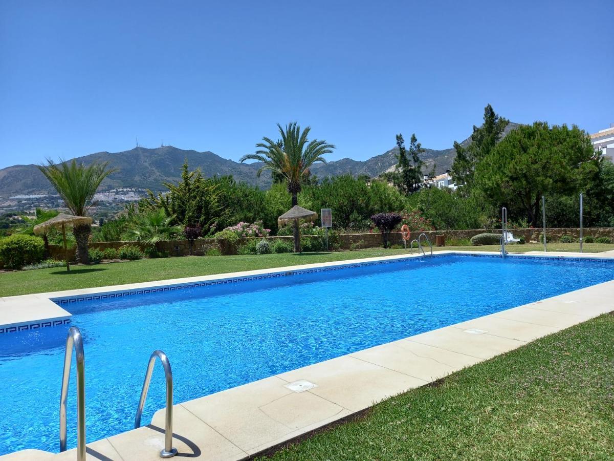Terraza Vista: Amplio Apartamento Moderno con Vistas Exclusivas Benalmadena Exterior photo